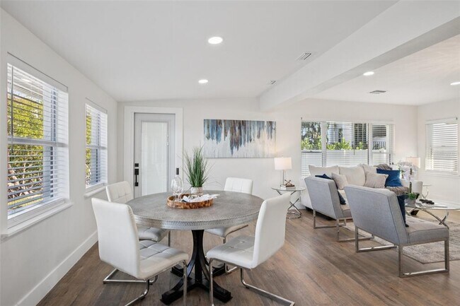 Building Photo - 1739 Bayou Grande Blvd NE