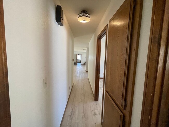 Building Photo - Golf Course- On The Mesa 3 Bedrooms, 2 Bathrooms, New Paint,