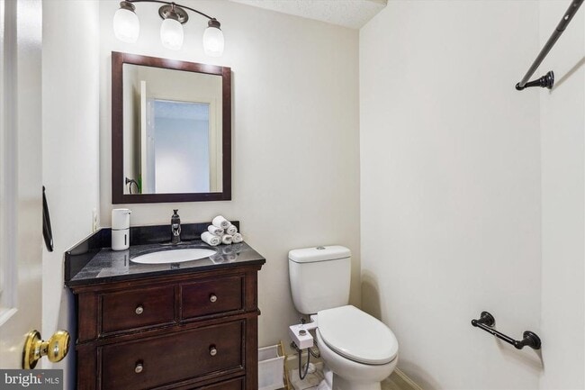 Building Photo - 405 Beacon Hill Terrace
