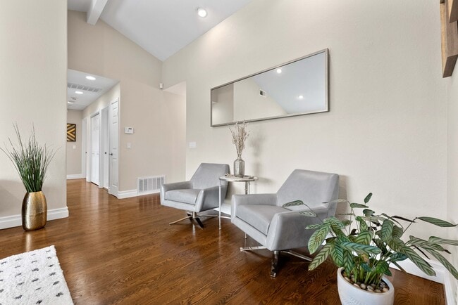 Building Photo - 841 W Latimer Ave