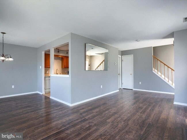 Building Photo - 110 Mews Dr