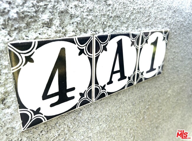 Building Photo - 351 N Hermosa Dr