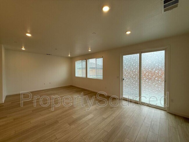 Building Photo - 1753 Lacey Ave