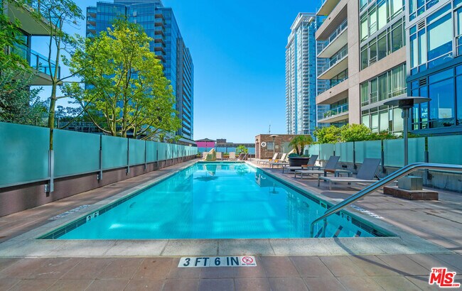 Building Photo - 1111 S Grand Ave