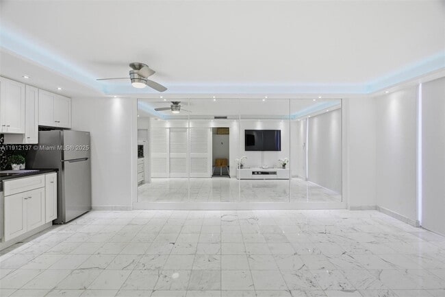 Building Photo - 401 Ocean Dr