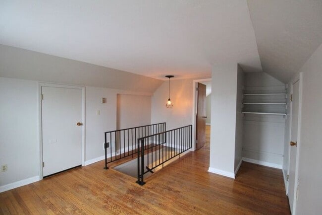 Building Photo - 3 Shenandoah Ave