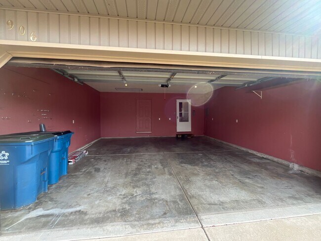 Building Photo - Sit Back, Relax. Your New home Awaits.