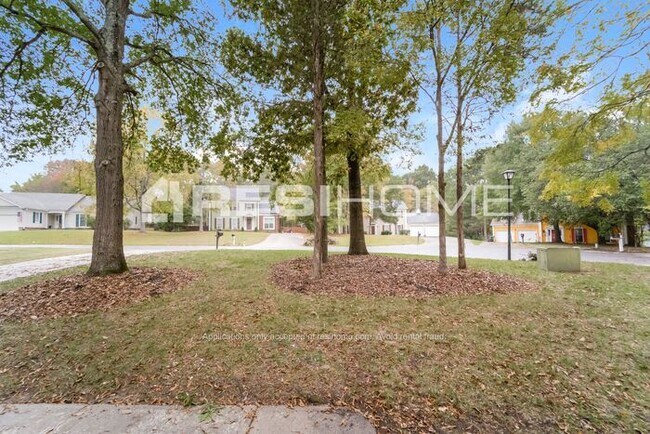 Building Photo - "Welcome Home! Get 1 month FREE RENT when ...