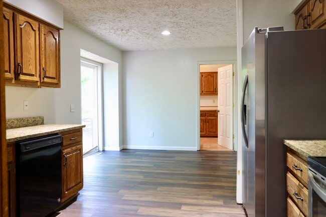 Building Photo - 17051 Lemming Ln
