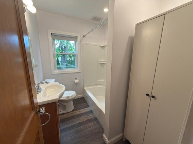 Building Photo - 573 Spruce St