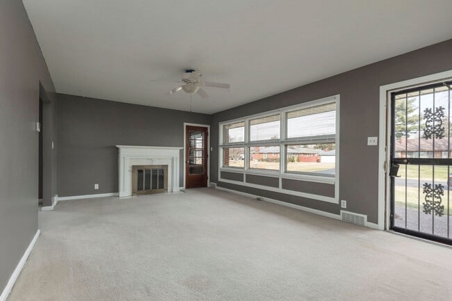 Building Photo - 3706 Chevy Chase Rd