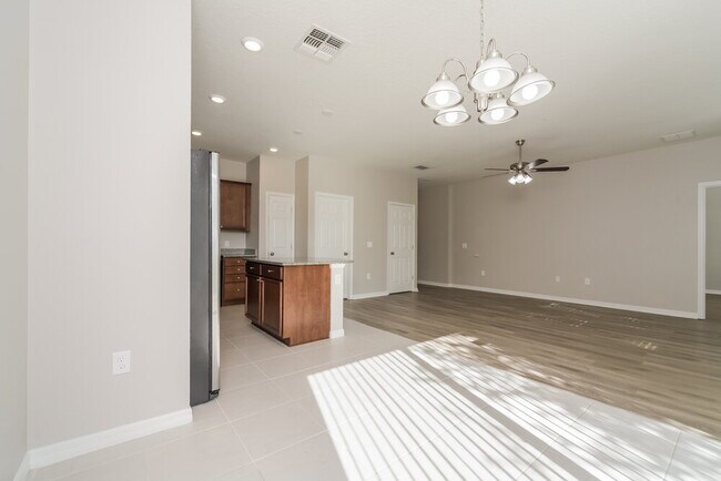 Building Photo - 1733 Cayman Cove Cir