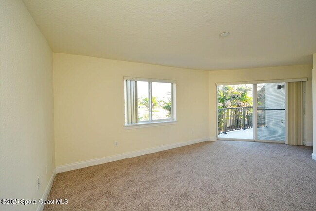 Building Photo - 123 Lancha Cir