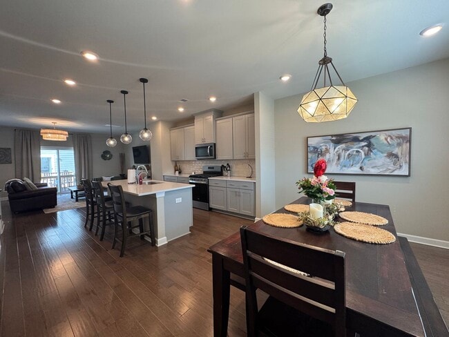 Building Photo - Modern 3-Level Townhome for Rent | Prime SW Charlotte Location