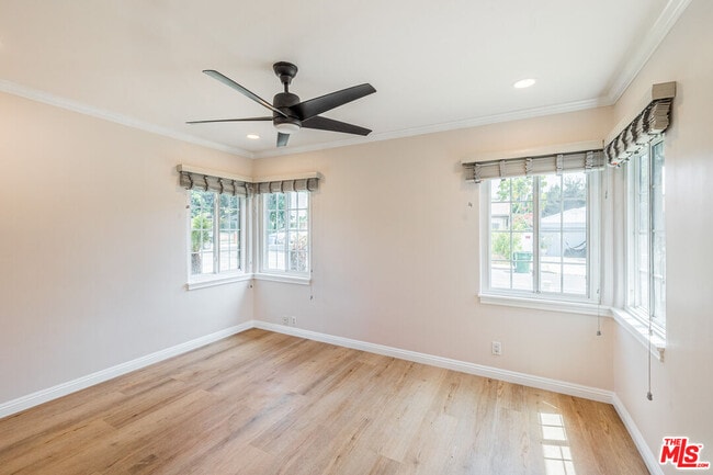 Building Photo - 2537 Cotner Ave