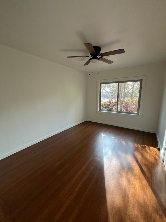 Building Photo - Charming 3 Bedroom 1.5 Bath Rural Tudor Revival Home