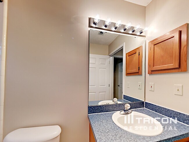 Building Photo - 2827 Tuscarora Tr