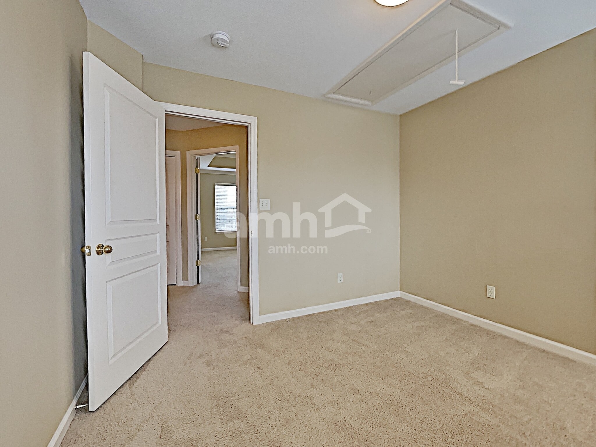 Building Photo - 1515 Pathfinder Ln