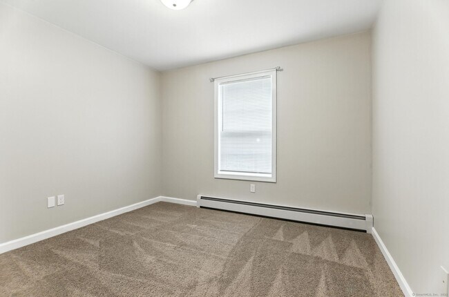 Building Photo - 221 Griffin Rd