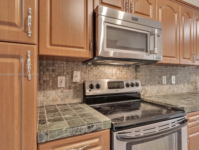 Building Photo - 16879 SW 1st Manor