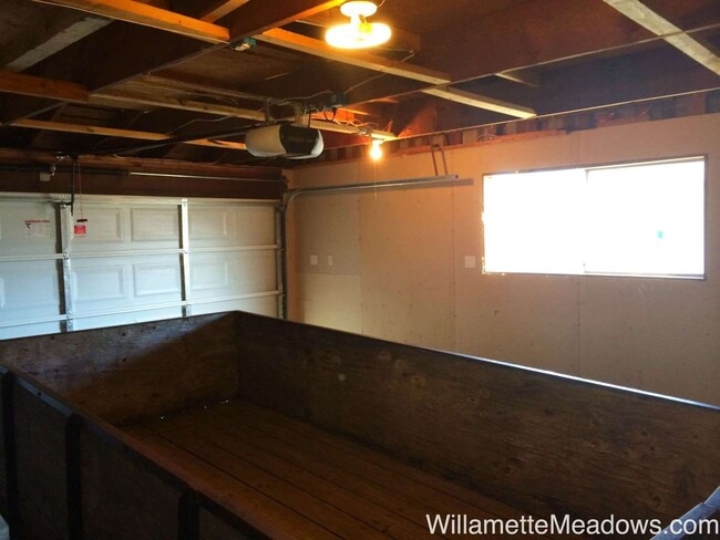 Building Photo - Magnificent 3 Bedrooms, 2 Bathrooms House ...