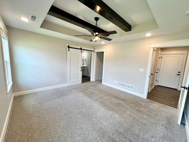 Building Photo - Modern Single-Family Home in Scenic Meadows Neighborhood