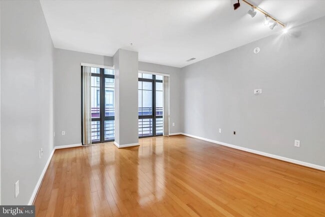 Building Photo - 7923 Eastern Ave NW