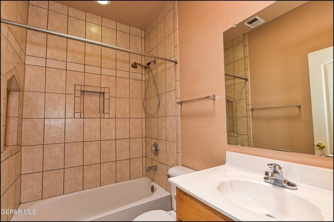 Building Photo - 452 Emerald Pass Ave