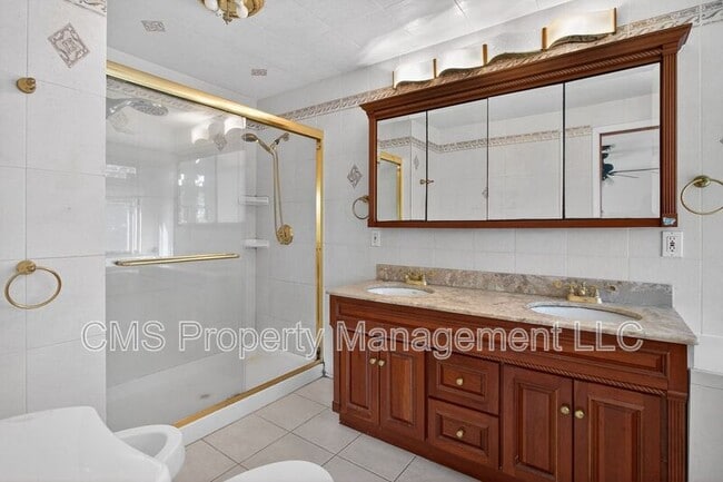 Building Photo - 352 Rahway Rd