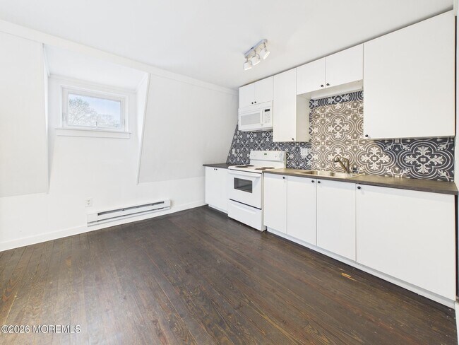 Building Photo - 154 Vansant Ave