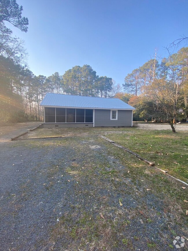 Building Photo - 7600 Ponds Rd. Laurinburg, NC 28352