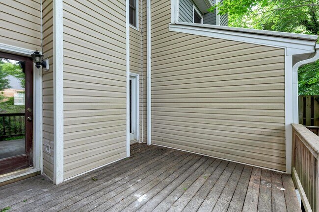 Building Photo - 5544 Kaplan Drive Unit A