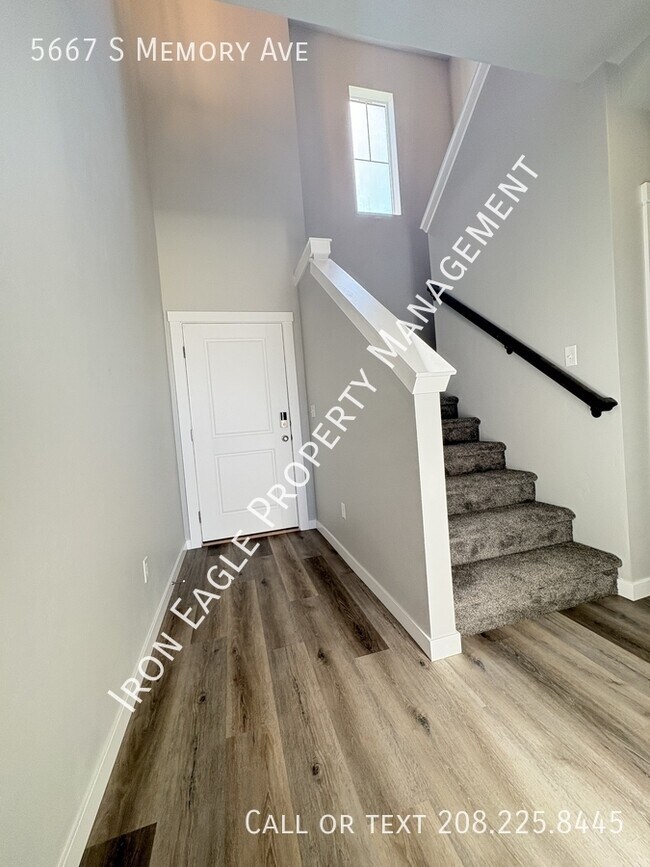 Building Photo - 5667 S Memory Ave