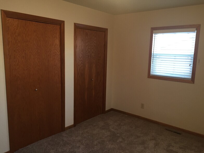 Bedroom #1 (upstairs) - 13' x 10' - 521 6th Avenue Northeast