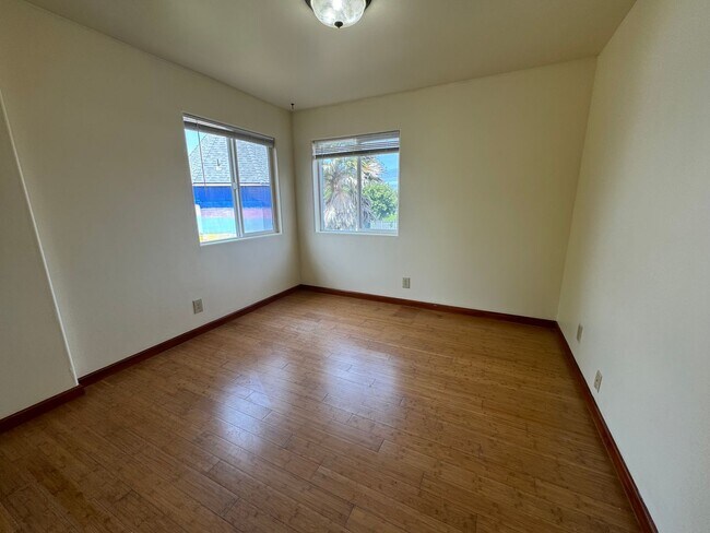 Building Photo - 1135 Aloha Way