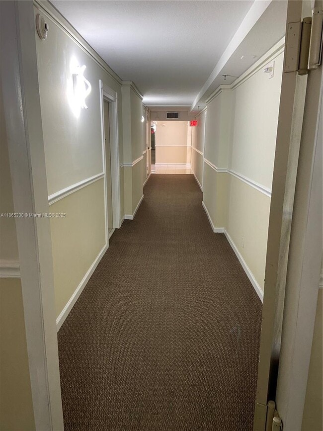 Building Photo - 1 bedroom in Sunny Isles Beach FL 33160