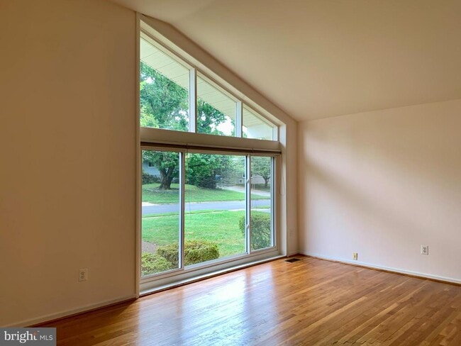 Building Photo - 2622 Occidental Dr
