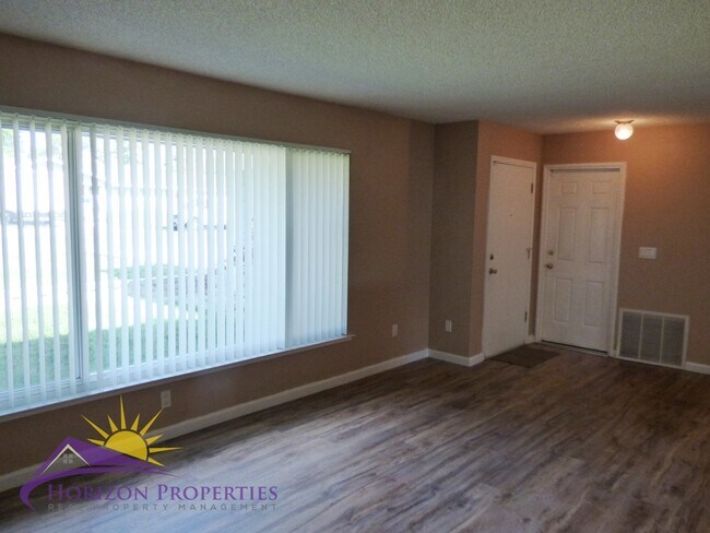 Building Photo - 3 Bed 2 Bath 1,317sqft Citrus Heights Home in Wildwood Estates