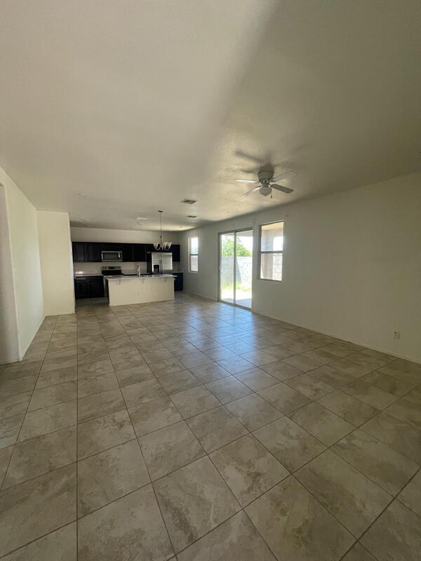 Building Photo - 3114 S Sunrise