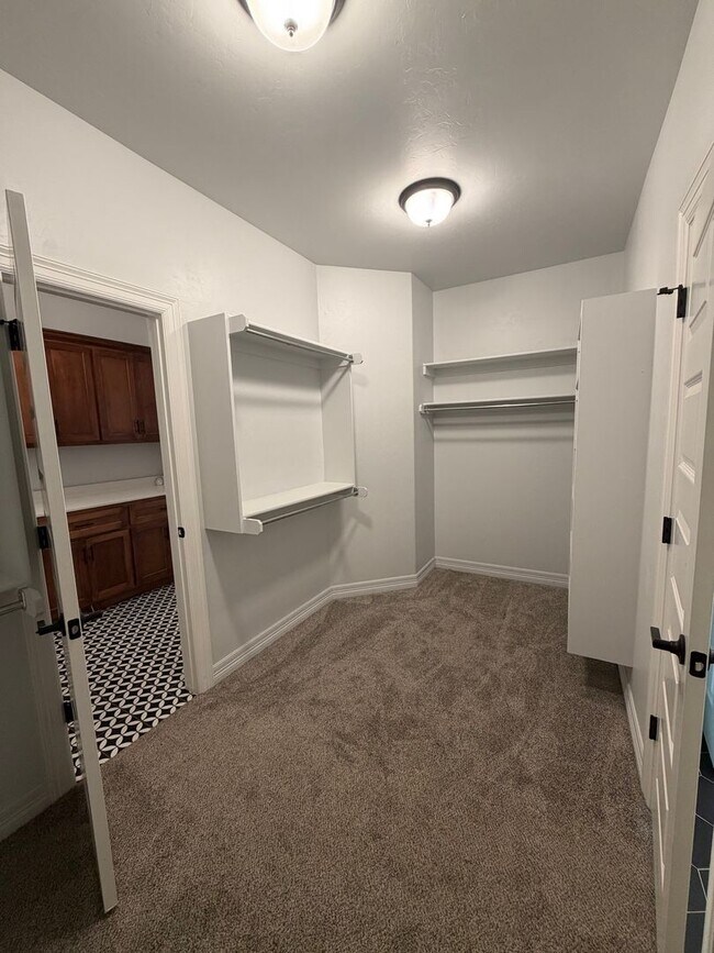 Building Photo - Community Pool - Lawn Care Included - Storm Shelter - Community Pool