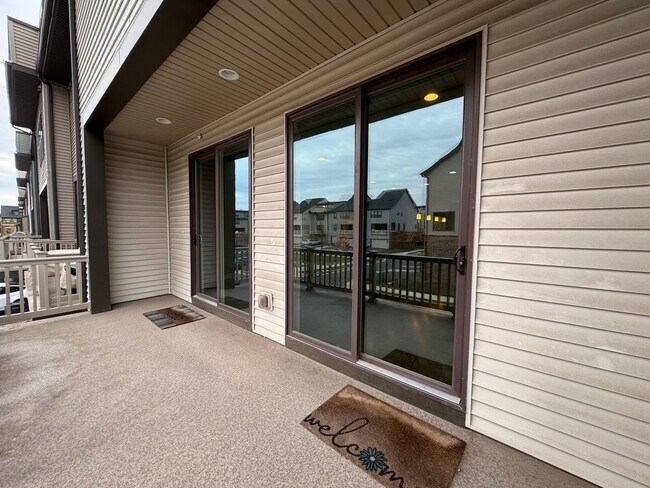 Building Photo - Stunning 4 Level 4 Bed 3/2 Bath Home With Balcony And Deck In Westmoore At Moorefield