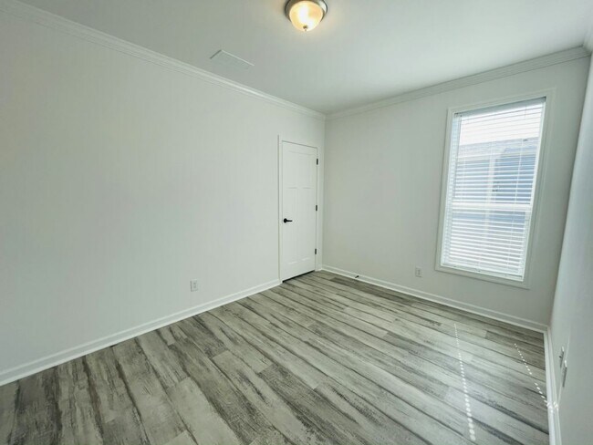 Building Photo - 34815 Silver King Dr