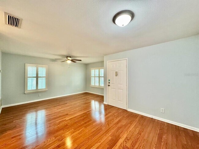 Building Photo - 5440 S MacDill Ave