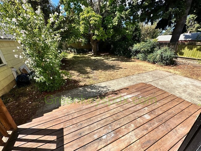 Building Photo - Gorgeous Pet-Friendly 3 Bedroom 1 Bath House
