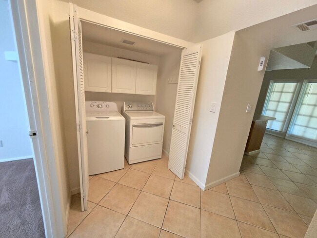 Building Photo - 1 Bed 1 Bath Spacious Apartment