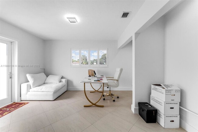 Building Photo - Southwest 85th Avenue, Miami, FL 33155 - 4...