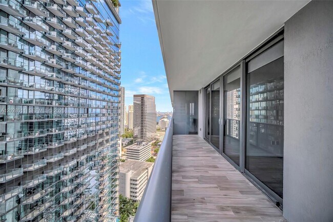 Building Photo - 801 S Miami Ave