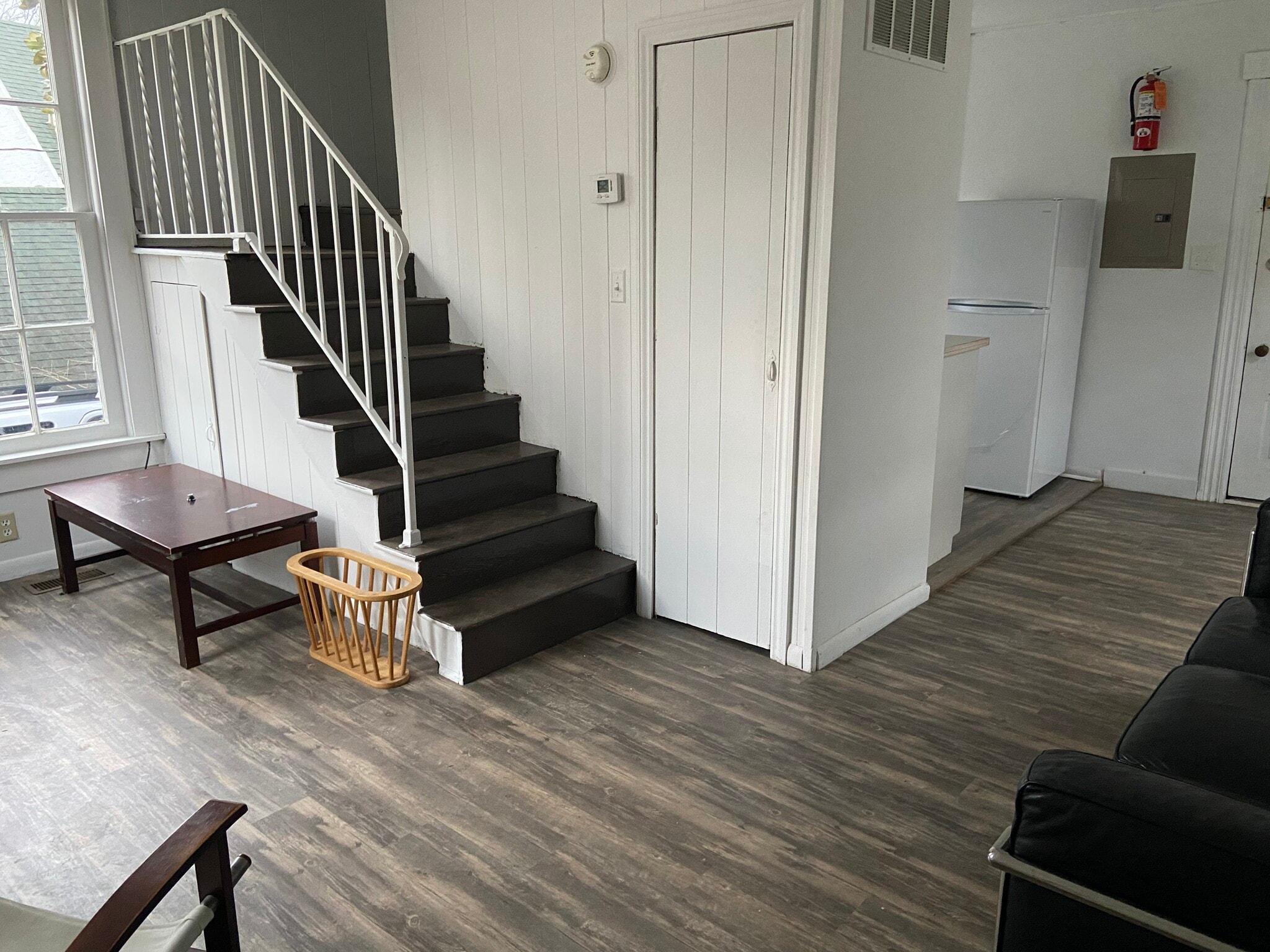 Building Photo - 146 E State St