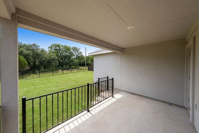 Building Photo - Ready NOW! Greenbelt Wooded Views