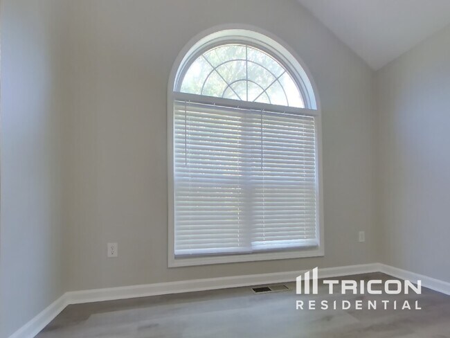 Building Photo - 3015 Brass Dr